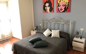 IRIDES ROOMS a un passo dai Parchi Divertimento